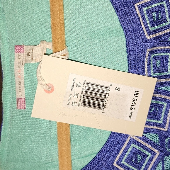 Chelsea & Violet - Picture 4 of 4